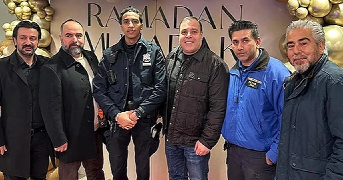 NYPD'den Brooklyn'de iftar yemeği