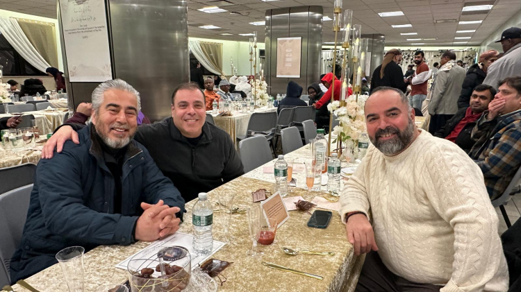 NYPD'den Brooklyn'de iftar yemeği