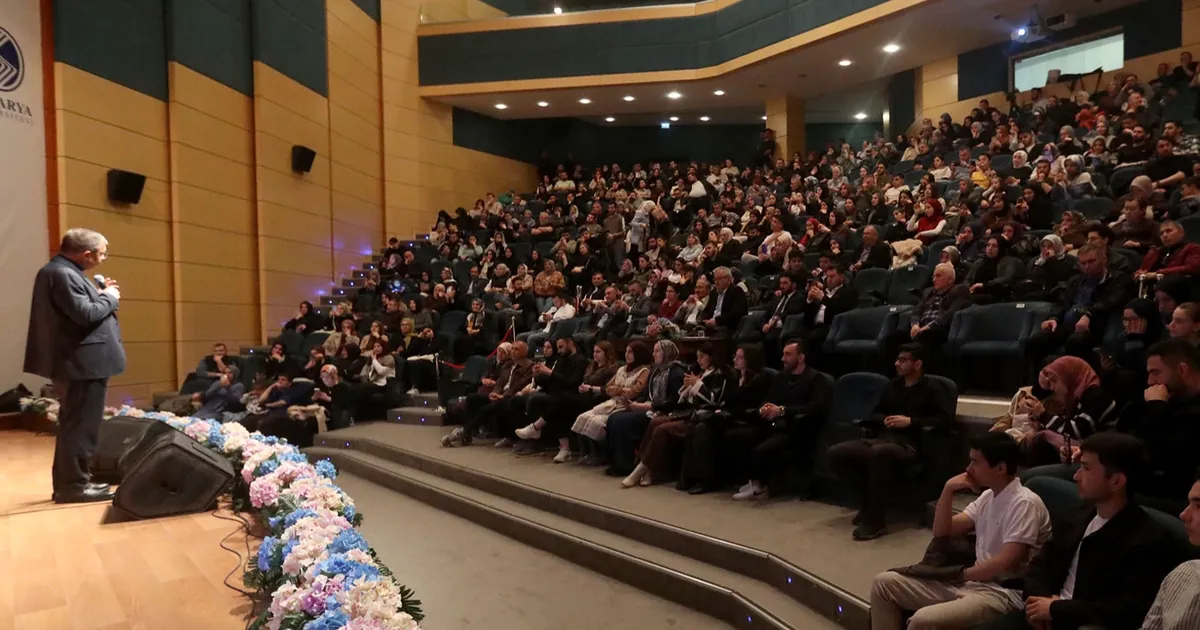 Sakaryalı sanat dostları Hayati İnanç’la buluştu