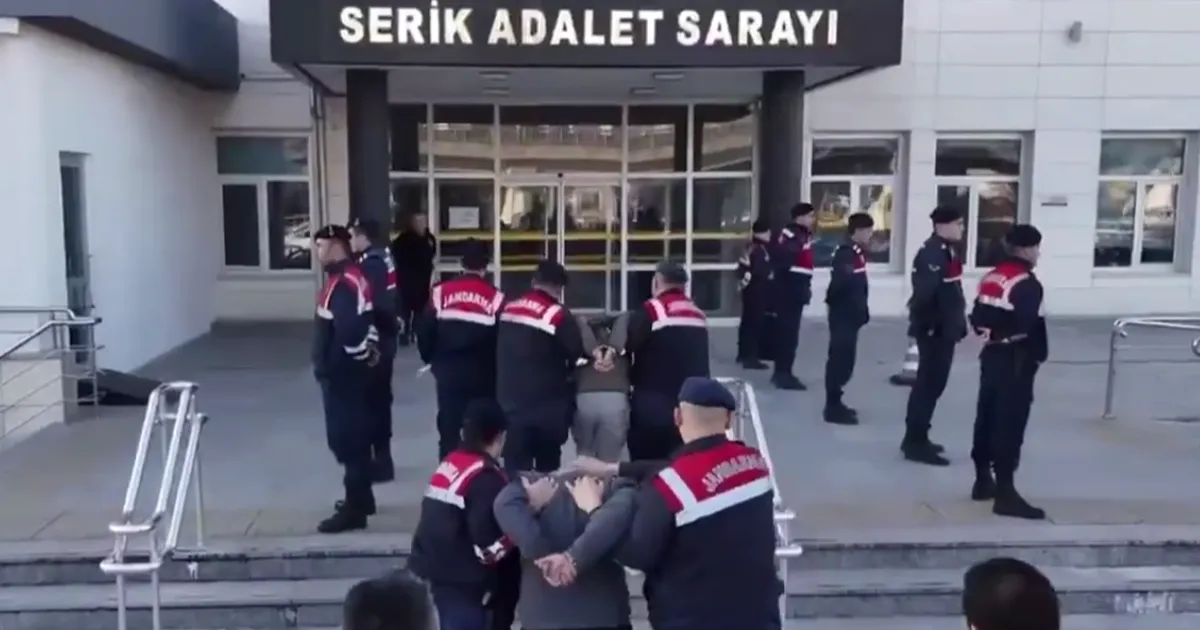 Suç şebekeleri şehirlerden kazınıyor! 7 ilde 63 gözaltı!