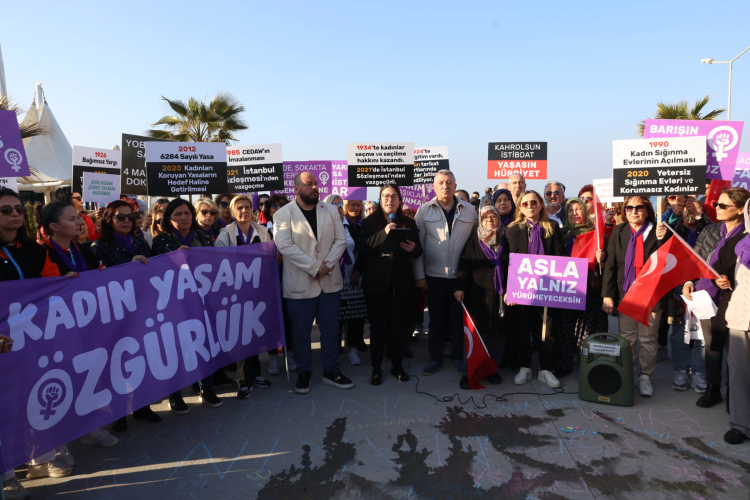 Türkiye'de ilk oldu... Güzelbahçe'de 'tersine yürüyüş' yapıldı