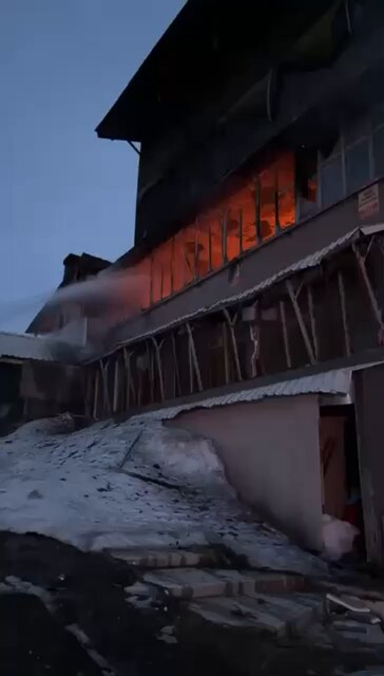Uludağ'da kapalı otelde yangın! 2 ölü