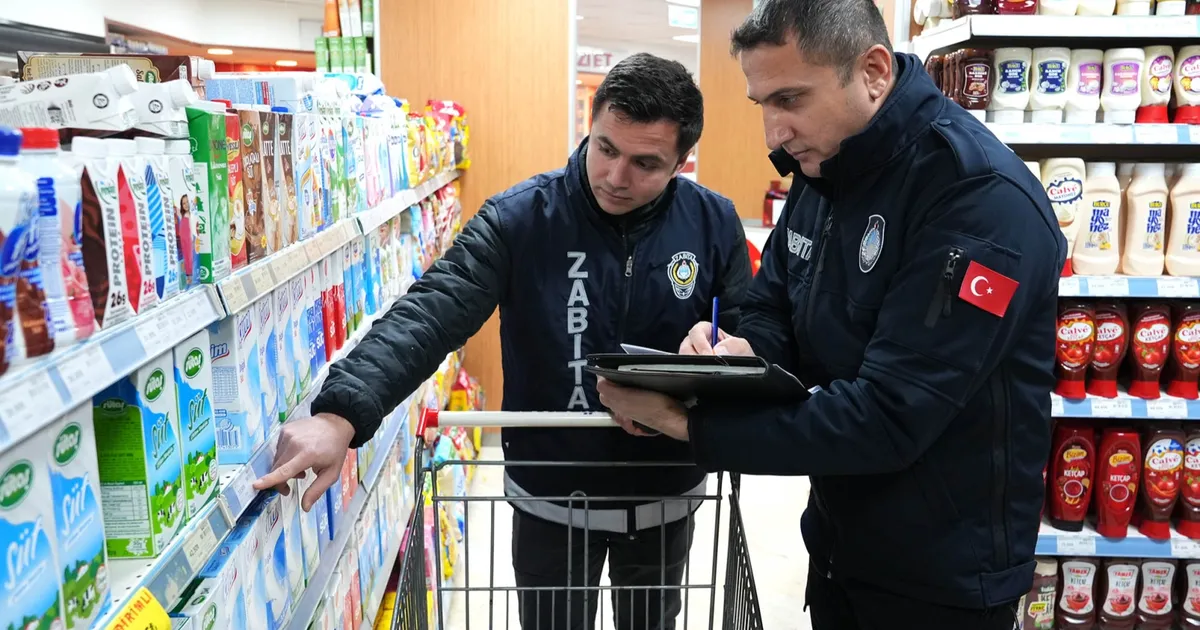 Zabıta iş başında! Fırın, market, pazar esnafına sıkı denetim