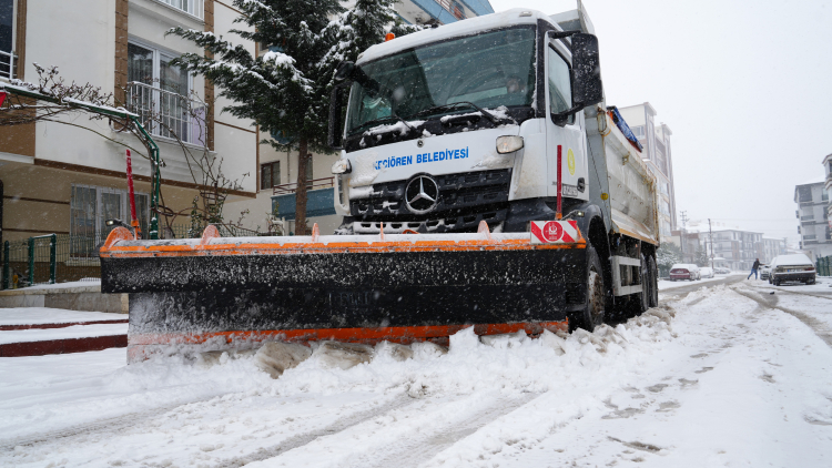 Ankara Keçiören’de kar yağışına hızlı müdahale