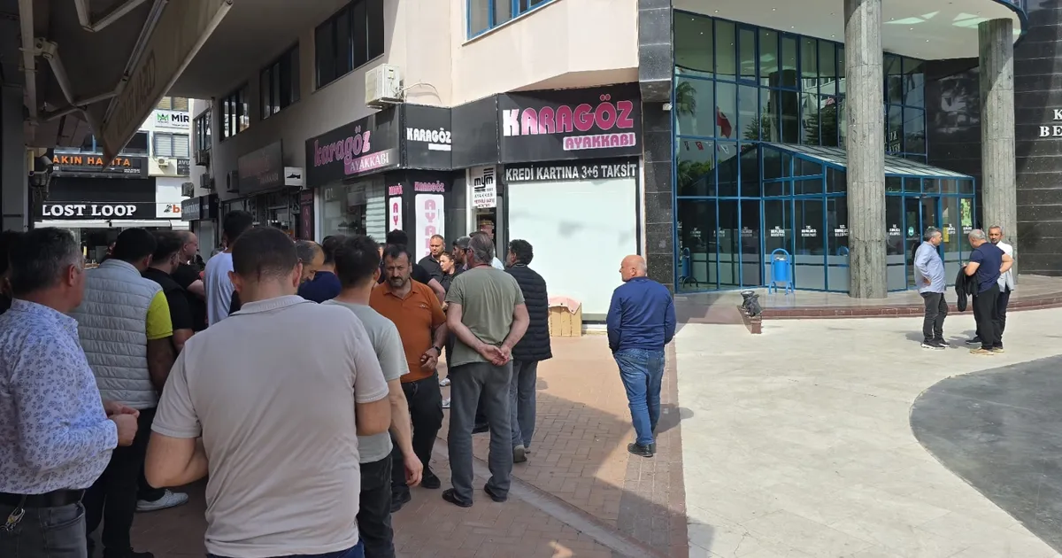 Antalya Kumluca’da pazarcılardan yine protesto!
