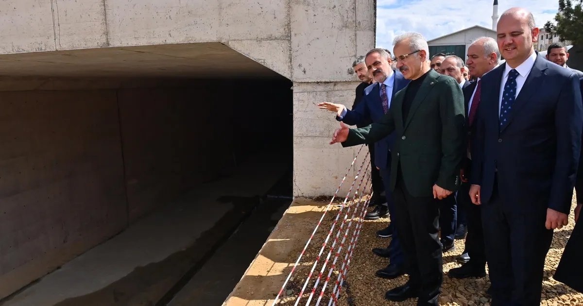 Bakan Uraloğlu açıkladı… O hatta 2027’de yolcu ve yük taşımacılığı başlıyor