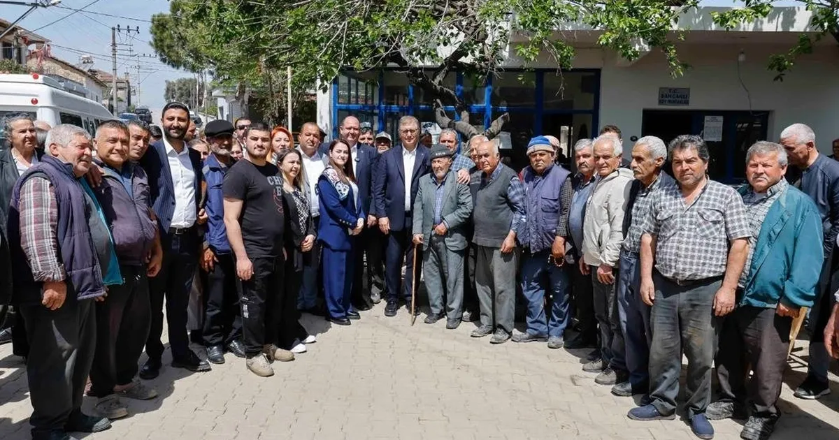 Başkan Tugay Menderes’in köylerinde üreticilerle buluştu