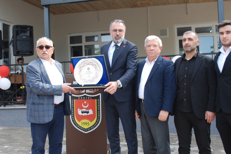 Bursa Kestel'de Minibüs Kooperatifi'nin yeri yenilendi