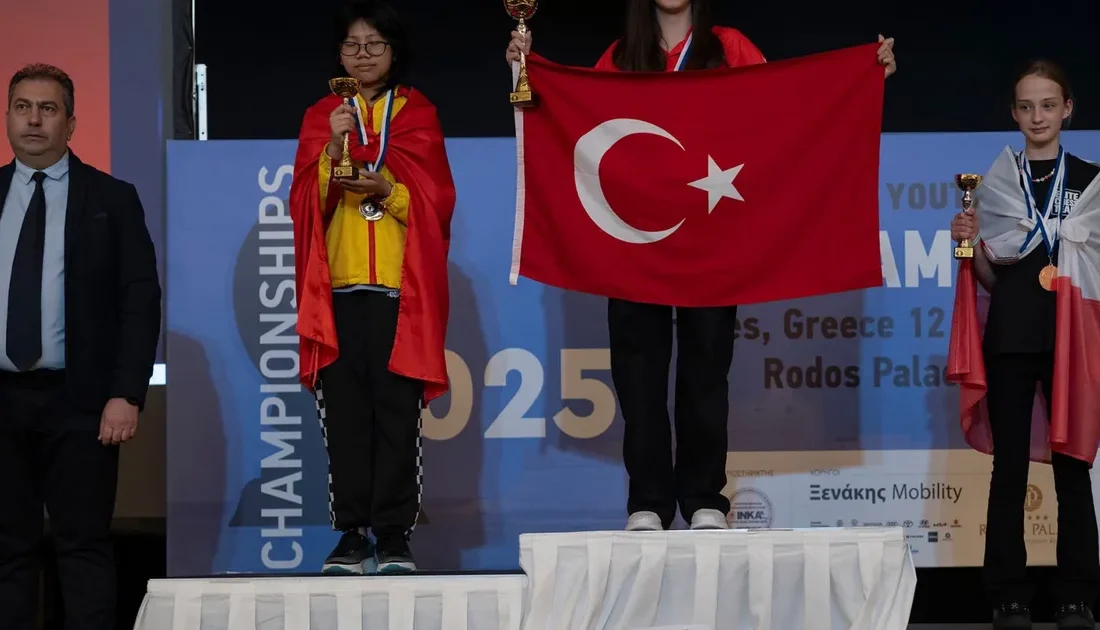 Bursalı ‘hızlı şah-matçı’ Dünya Şampiyonu