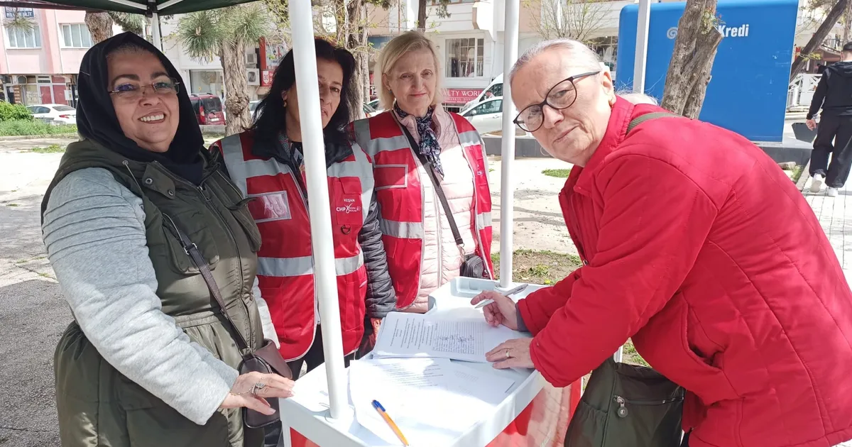 Edirne Keşan'da CHP’den erken seçim ve İmamoğlu için imza çağrısı