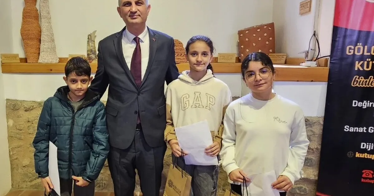 En çok kitap okuyan öğrencileri ödüllendirildi