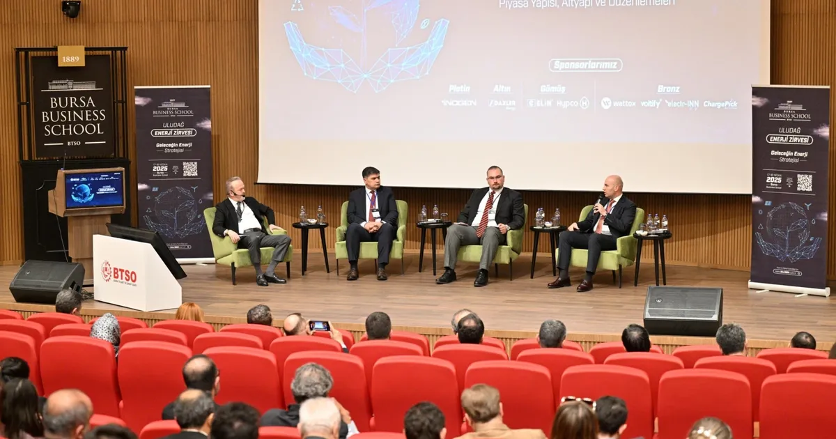 ‘Geleceğin Enerji Stratejisi’ Uludağ Enerji Zirvesi’nde konuşuldu