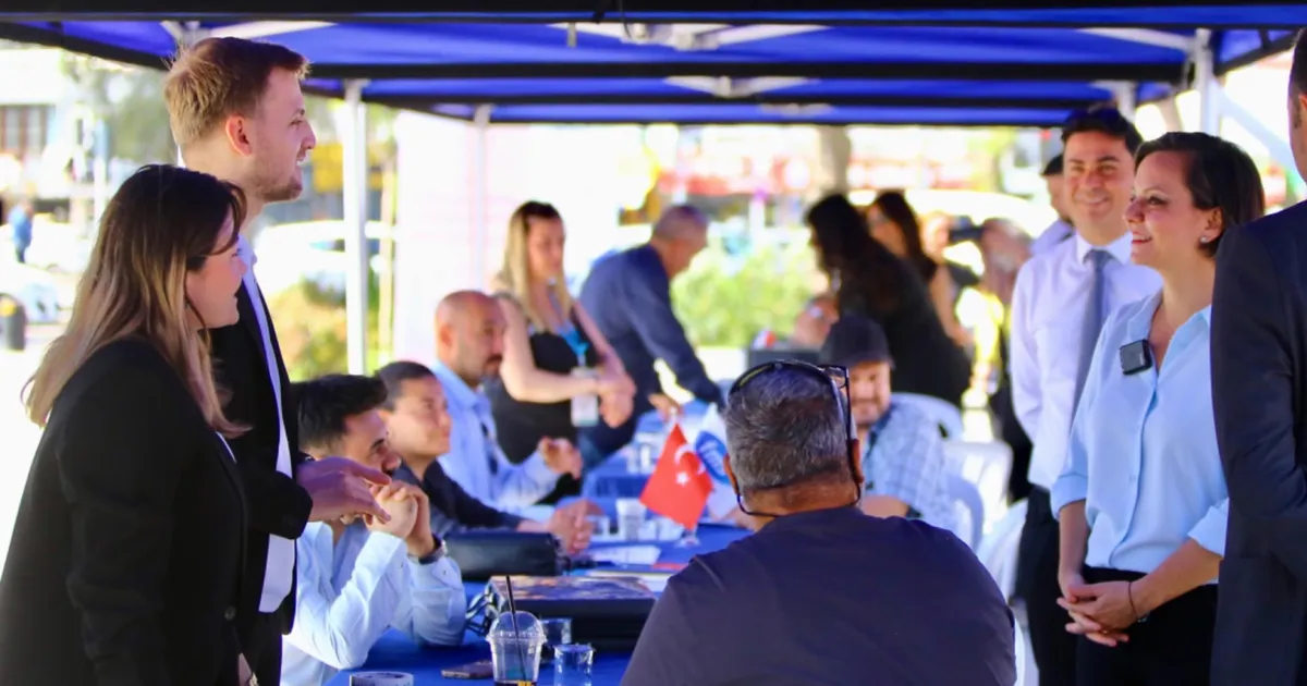 İzmir Karabağlar’da İstihdam Günleri yoğun ilgi gördü