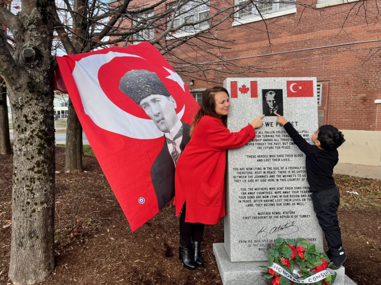 Kanada'da Atatürk’e 'diktatör' nitelemesine Türk toplumundan tepki