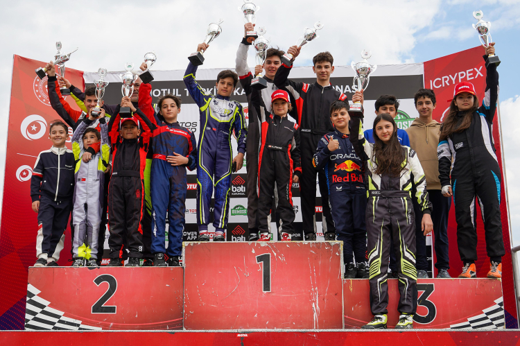 Kartingte görkemli sezon açılışı... İkincisi Mayıs'ta İstanbul'da