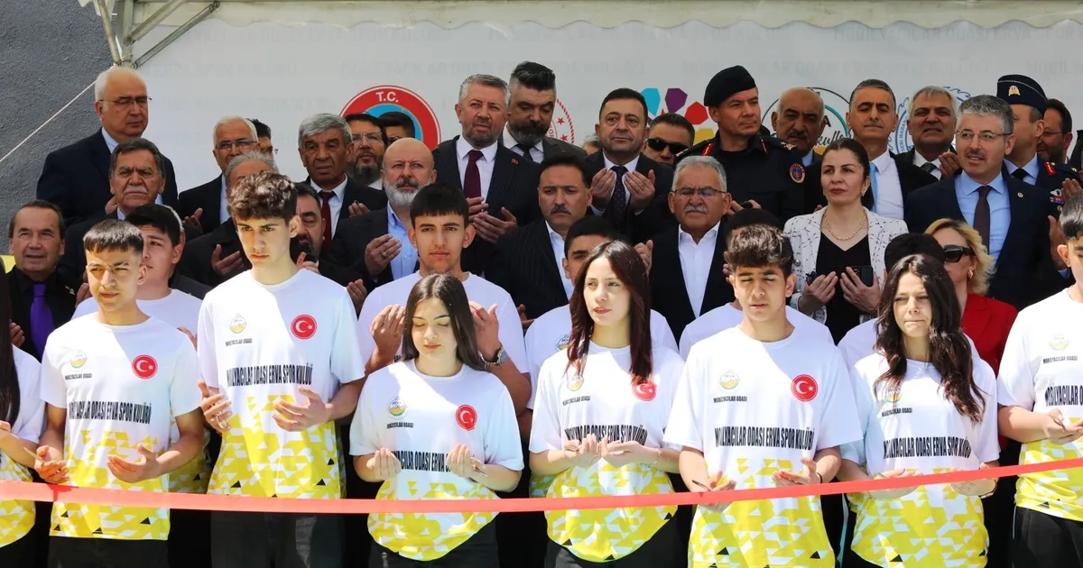 Kayseri’de “Mobilyacılar Odası ERVA Spor Okulu” açıldı