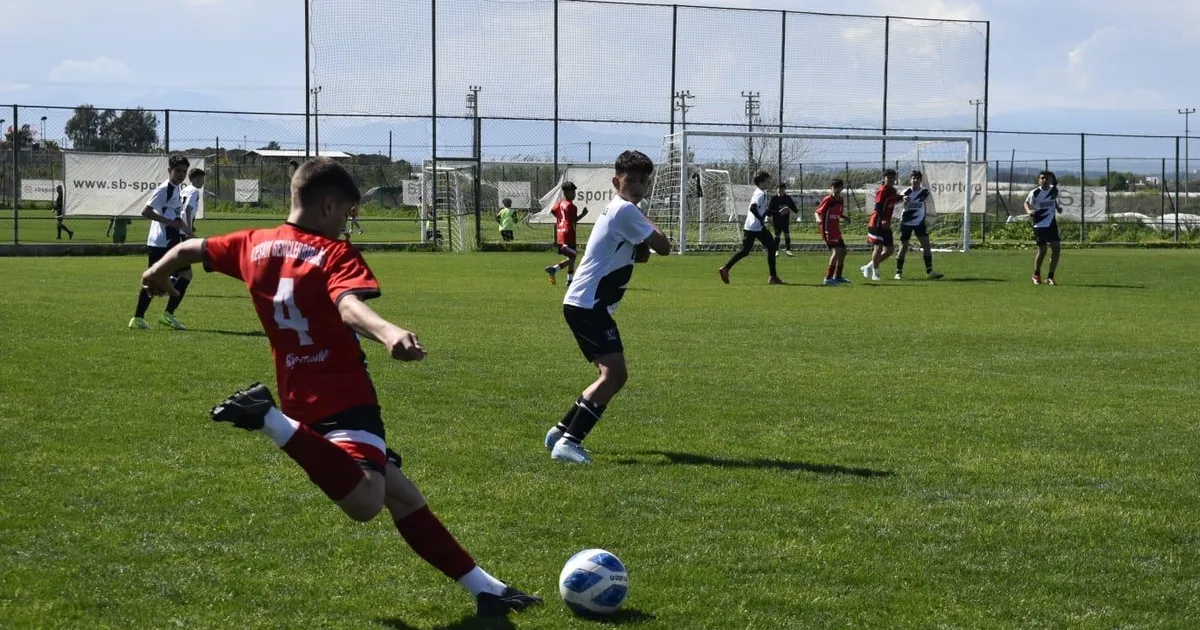 Keşan Gençlerbirliği’nden Antalya Cup’ta çifte ikincilik