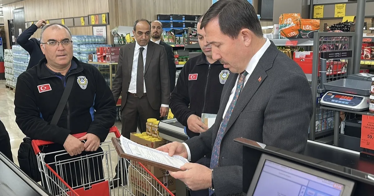 Konya Karatay’da zabıta ekipleri Başkan Kılca ile denetimde