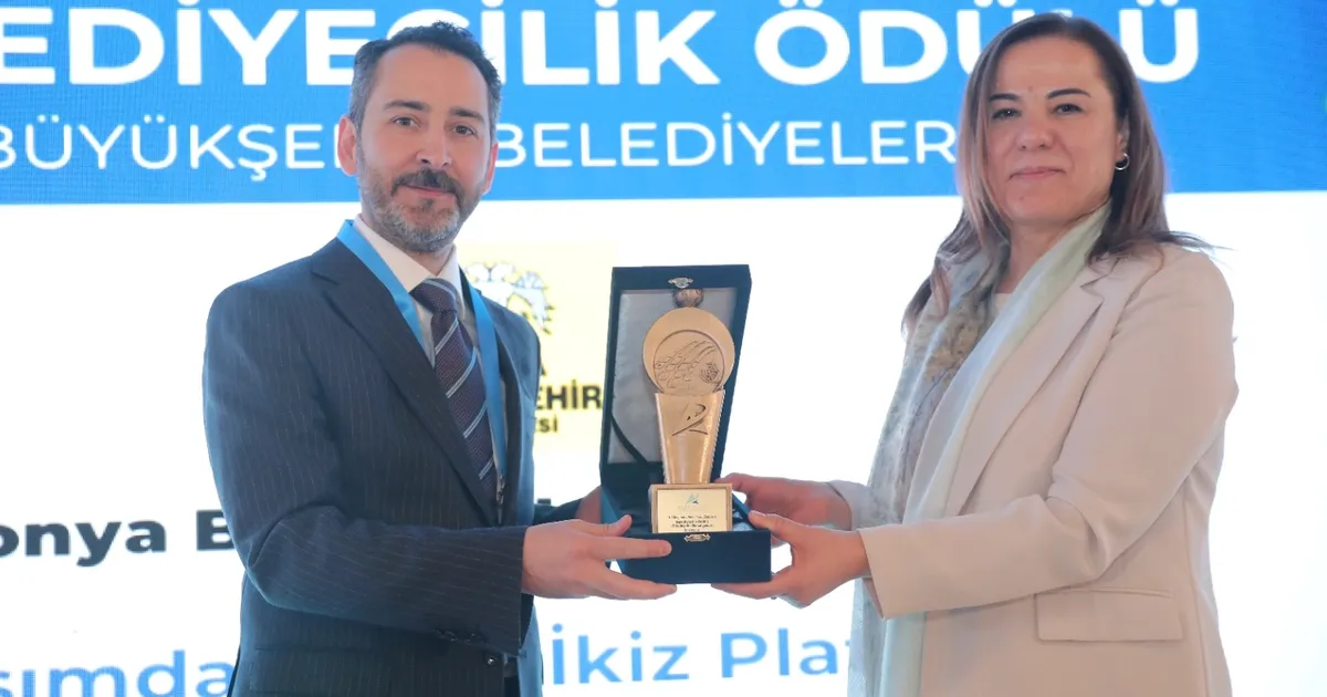Konya’nın ‘Ulaşımda Dijital İkizi Platformu’na belediyecilik ödülü