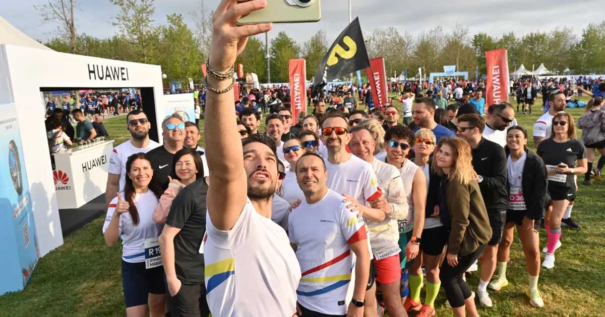 Maratonda akıllı saatiyle derece yakaladı