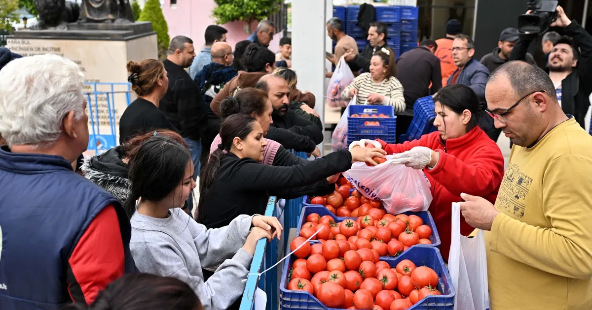 Muratpaşa’dan 10 tonluk tarım desteği
