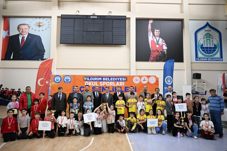 Okul sporları ilçe şenliklerinde görkemli final