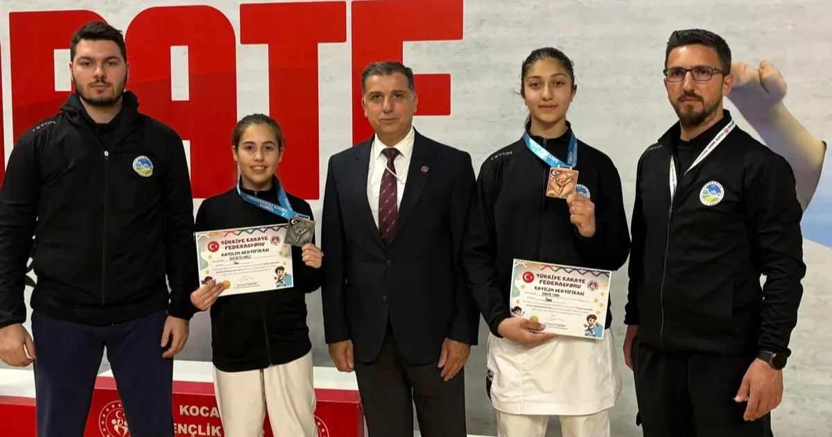 Sakarya Büyükşehir’den minderde çifte zafer!