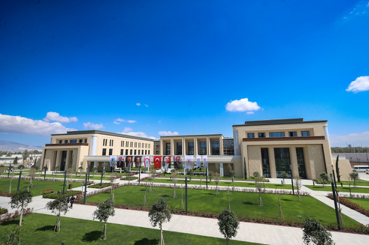 TOKİ'den KKTC'ye sosyal konut müjdesi... Detayları Mayıs'ta Cumhurbaşkanı Erdoğan açıklayacak