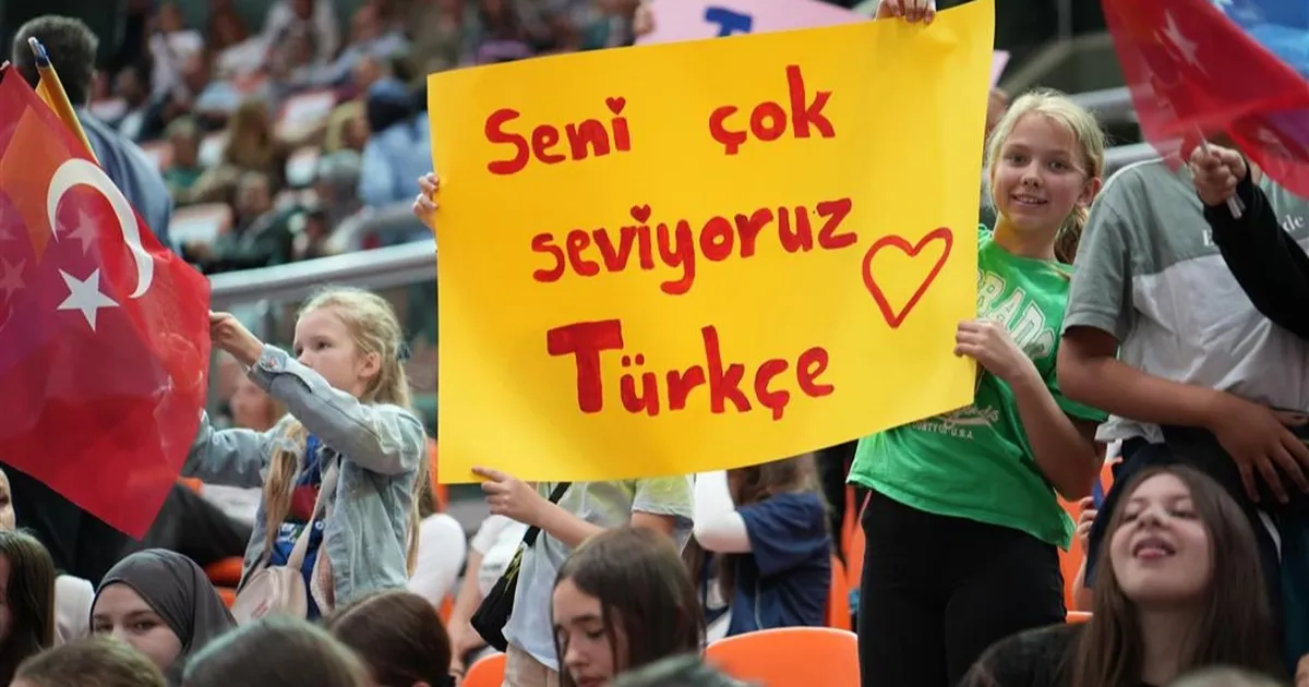 5 bin çocuk, tek bir dil!