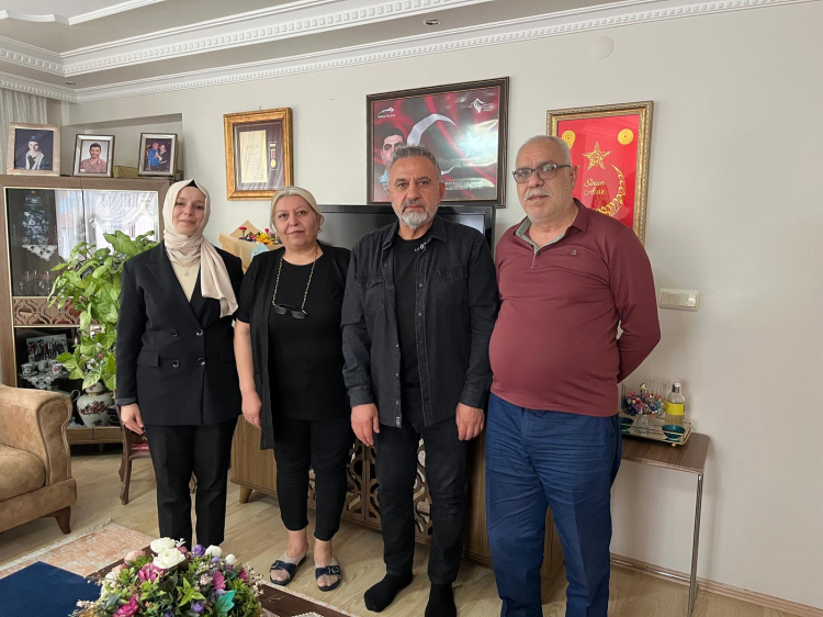 AK Parti Osmangazi'den Anneler Günü’nde anlamlı ziyaret