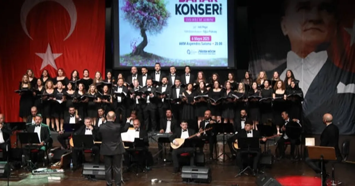 Antalya Büyükşehir THM korosundan bahar konseri