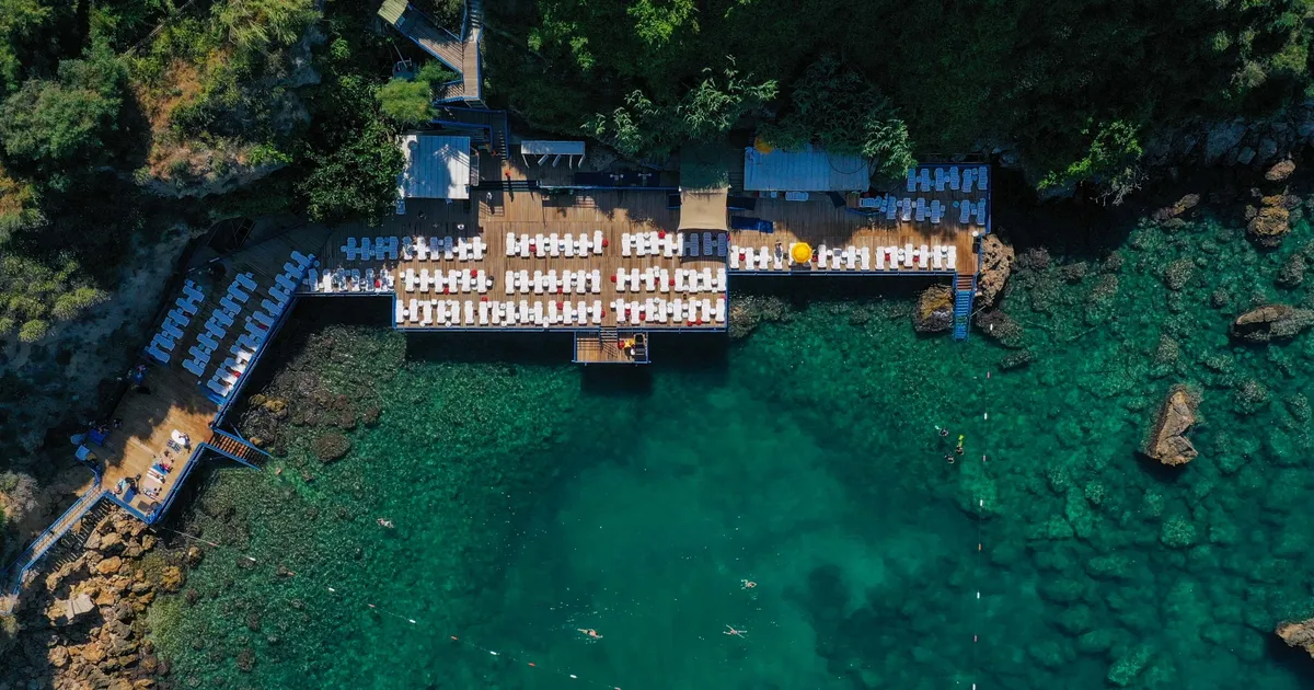 Antalya'nın falezlerinde 'mavi' gurur