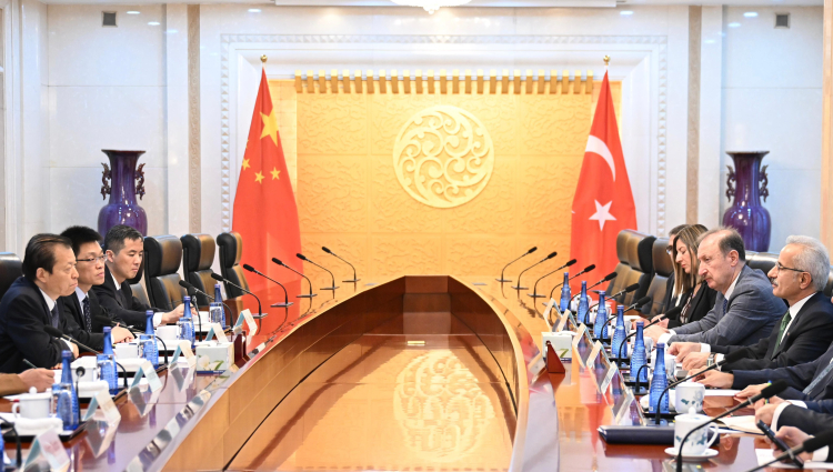 Bakan Uraloğlu temasları değerlendirdi... Türkiye-Çin ulaştırmada doğrudan iletişim kurdu