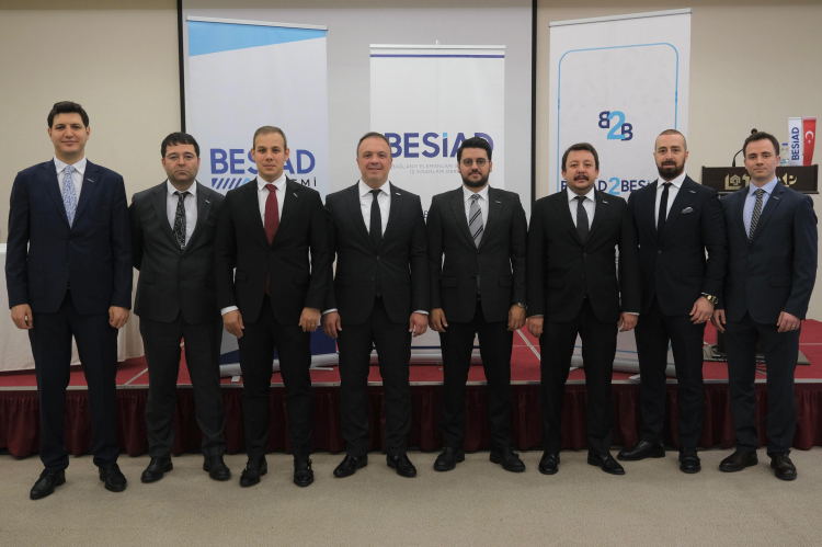 BESİAD'da Sinan Topuk güven tazeledi