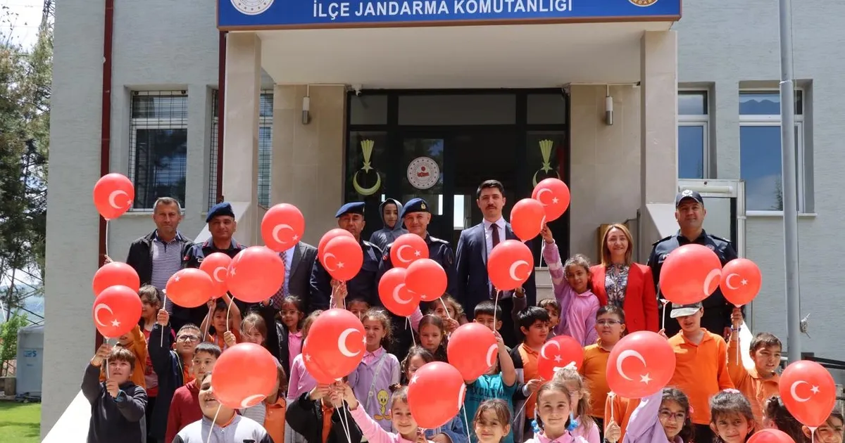 Bilecik Pazaryeri’nde 500 öğrenci Jandarma Komutanlığı'nda!
