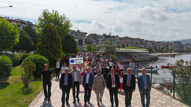 Bursa Gemlik’te okul öncesi şenliği coşkusu