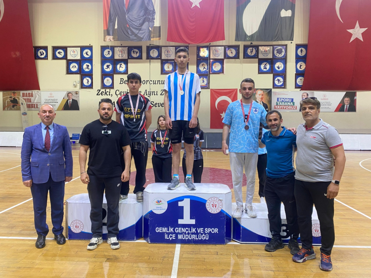Bursa Gemlik’te okullar arası turnuva gerçekleştirildi