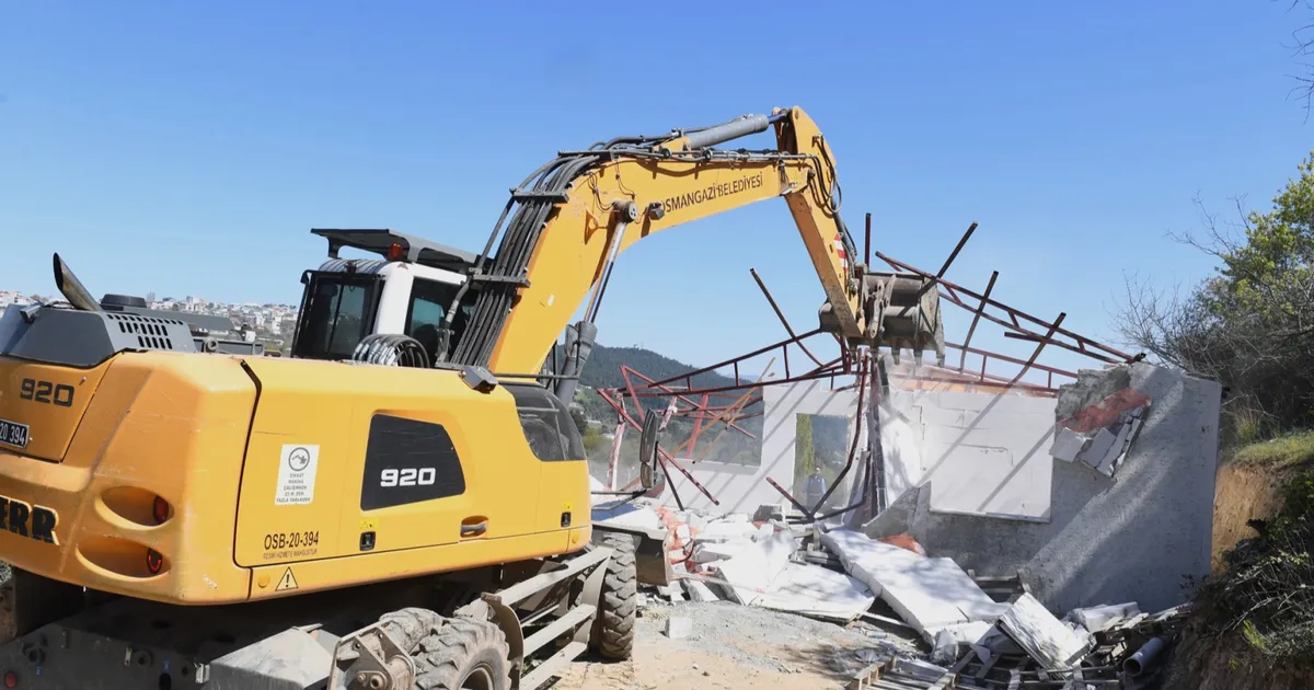 Bursa Osmangazi'de 25 kaçak yapı yıkıldı!