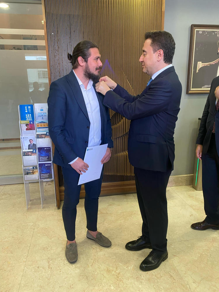 Bursa Osmangazi'de İYİ Parti'den DEVA'ya güçlü transfer