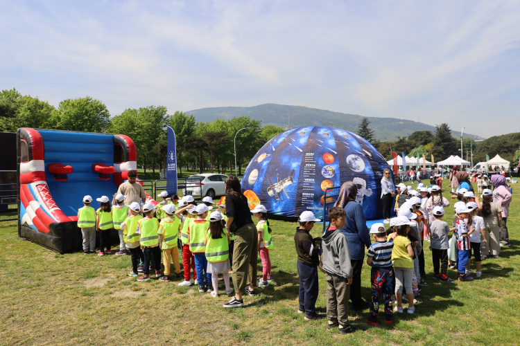 Bursa Uluslararası Spor Festivali’nde çocuklar doyasıya eğlendi