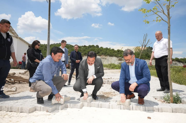 Bursa Yenişehir’de yol çalışmaları hız kesmeden devam ediyor