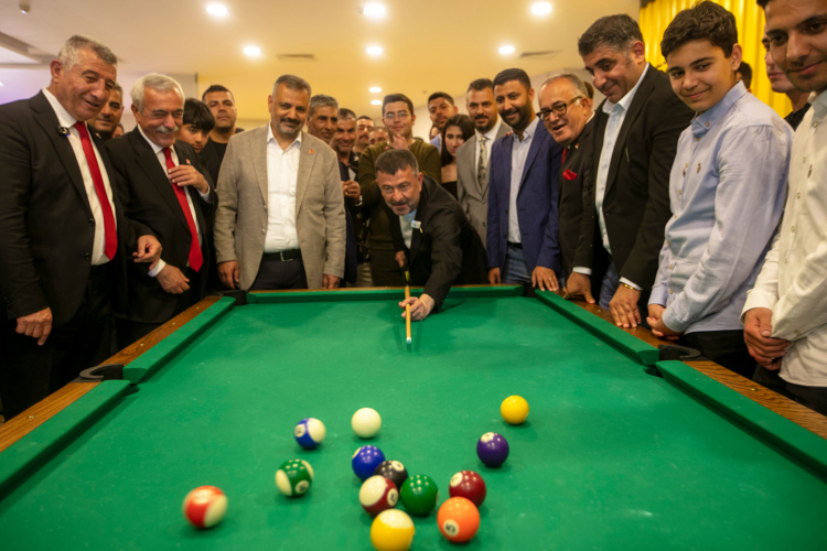 CHP'li Ağbaba’dan Güzelbahçe'ye övgü