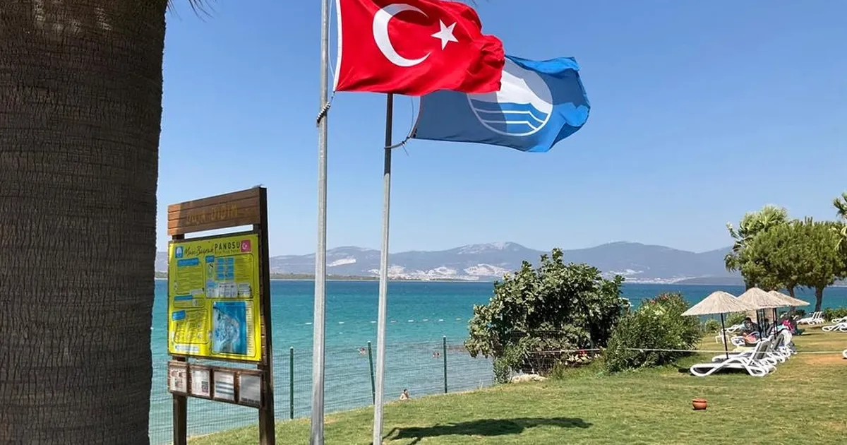 Denizlerimiz gururla dalgalanıyor! Türkiye Mavi Bayrakta ilk 3’te!