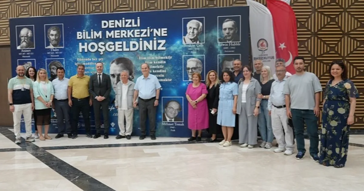 Denizli'de “Bilim ve Sevgi” söyleşisi büyük ilgi gördü