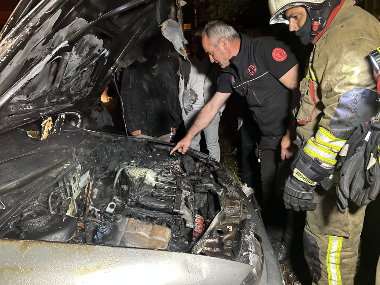 Düzce’de otoparkta otomobil alev aldı