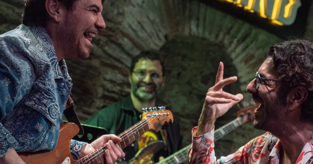 Gizli Geçit lansman konserinde Kenan Doğulu sürprizi!