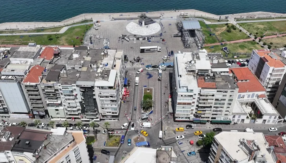 İzmir Büyükşehir Belediye Başkanı