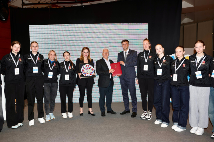 Kardeş kentlerin sporcuları Bursa'da