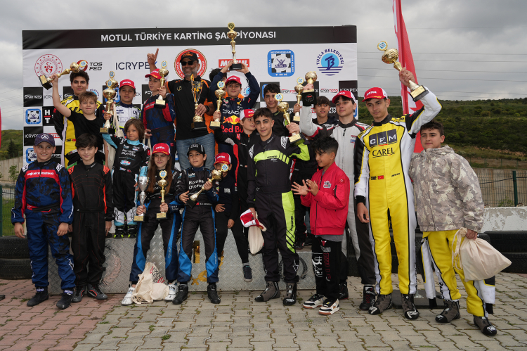 Karting heyecanı Tuzla'da yaşandı