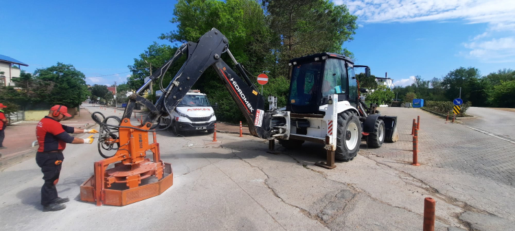 Kocaeli'de yol güvenliği için baca ve ızgaralar yenileniyor
